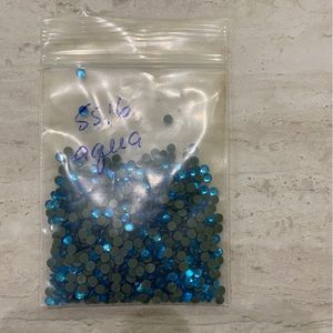 SS16 Hotfix Aqua Rhinestones